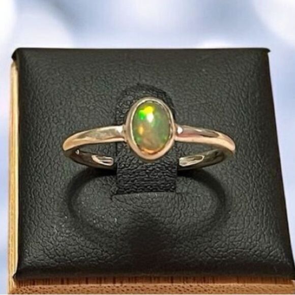 Artisan Made Genuine Ethiopian Opal Sterling Silver Ring Size 8 Brand New - Picture 4 of 10